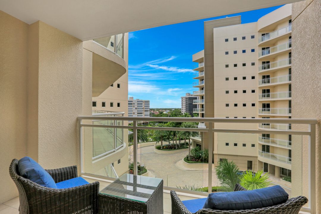 11125 Gulf Shore Dr #606, Naples, FL 34108