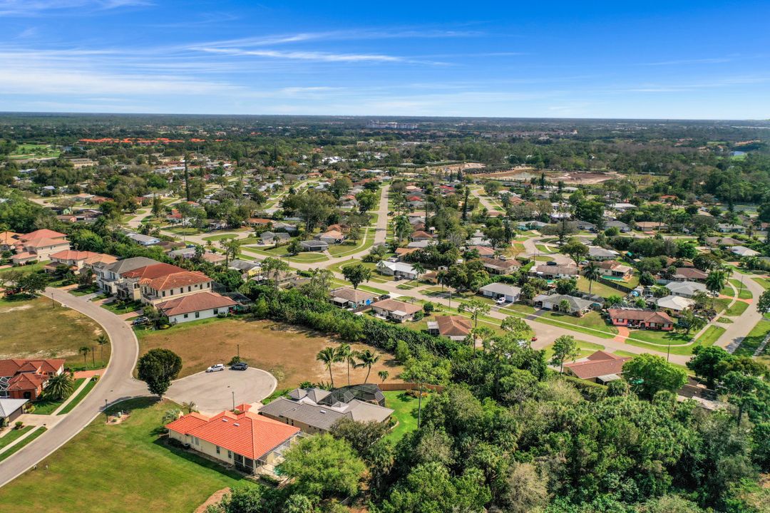 2892 Coco Lakes Pl, Naples, FL 34105