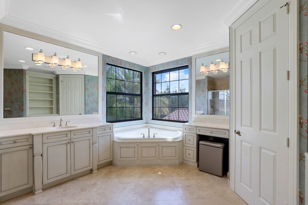 3642 Santaren Ct, Naples, FL 34119