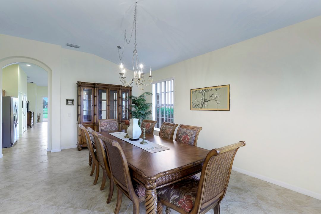 2668 Bellingham Ct, Cape Coral, FL 33991