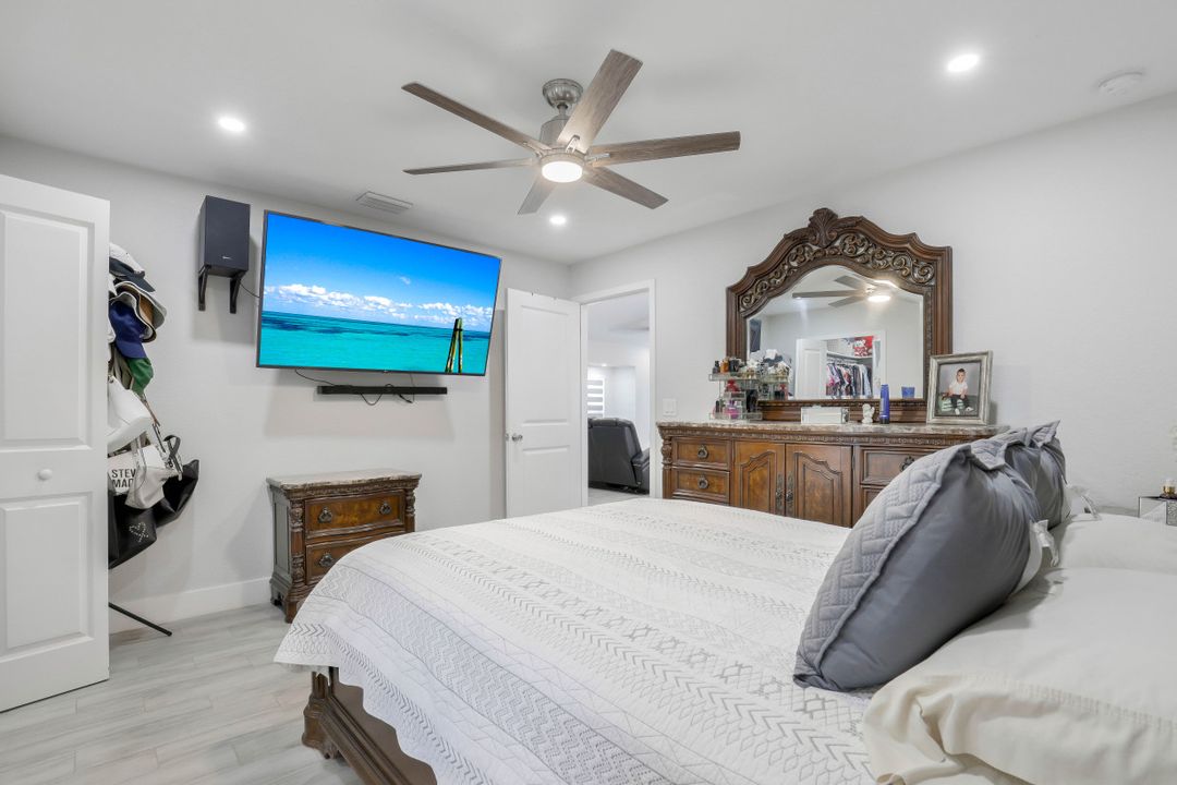 4020 NW 41st Pl, Cape Coral, FL 33993