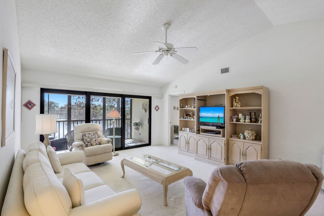 5784 Deauville Cir #B-302, Naples, FL 34112