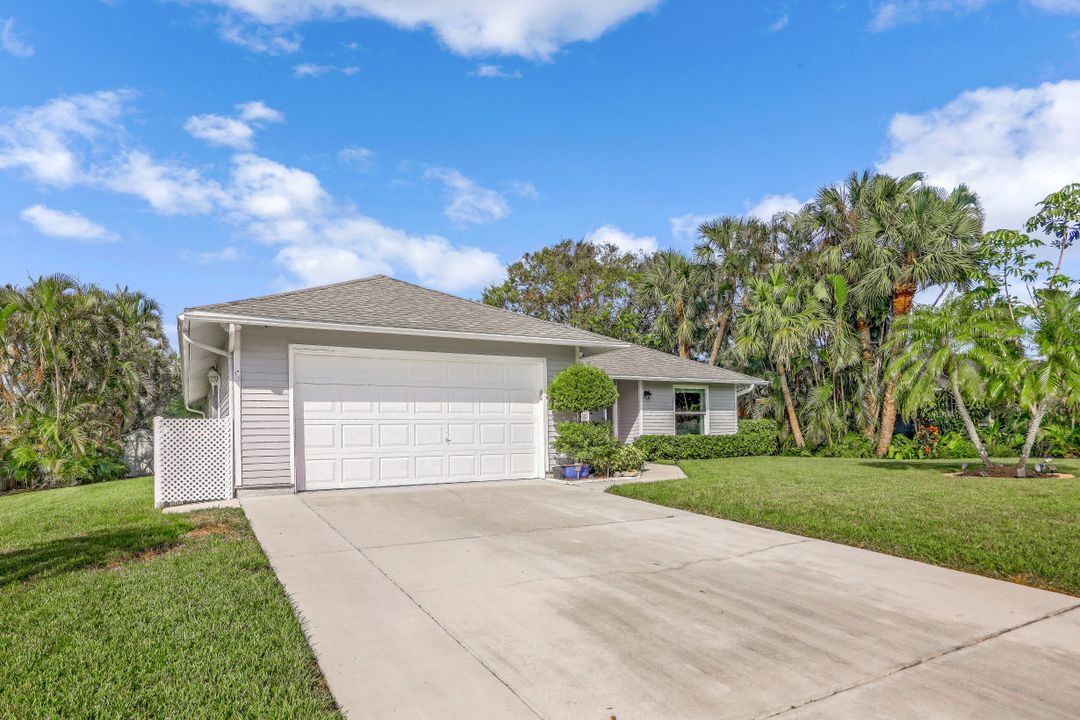 27968 Lance Dr, Bonita Springs, FL 34135