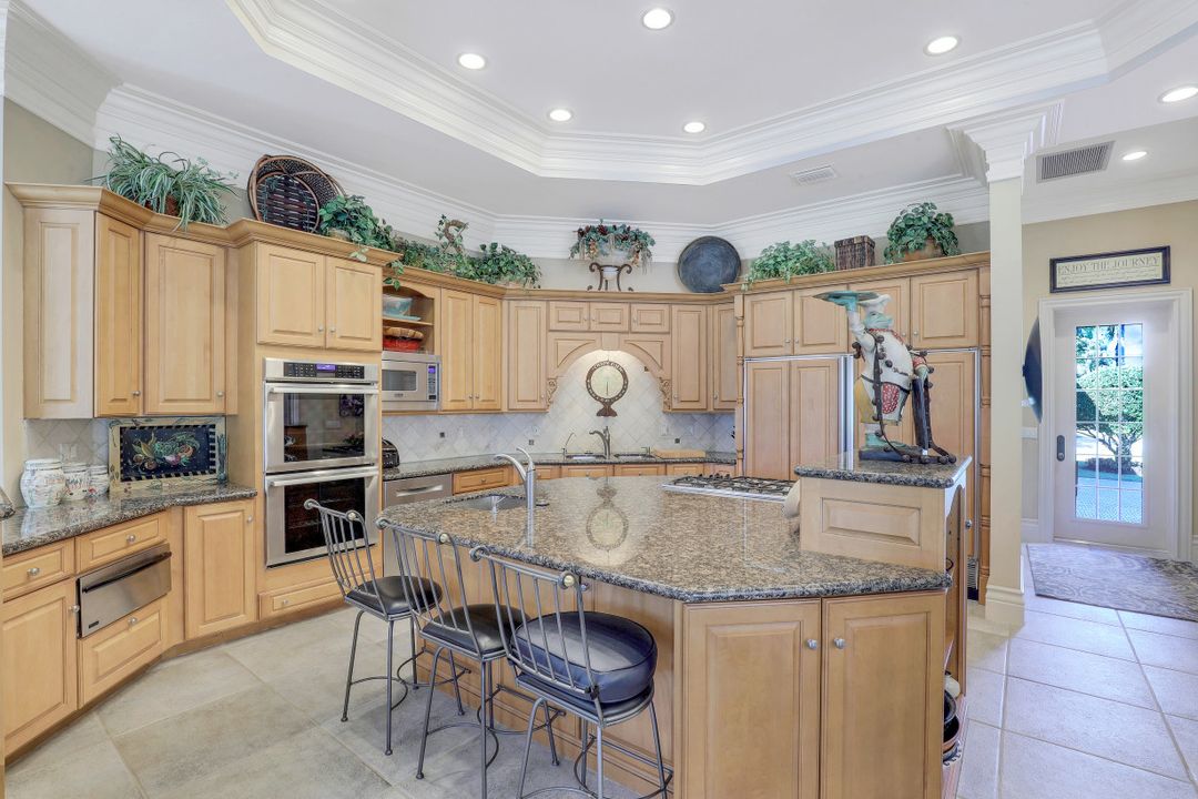 2904 Indigobush Way, Naples, FL 34105