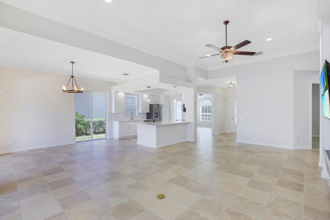 7759 Tommasi Ct, Naples, FL 34114