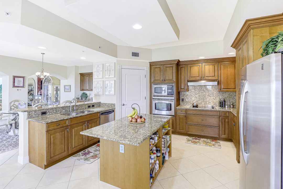 6081 Silver King Blvd #201, Cape Coral, FL 33914