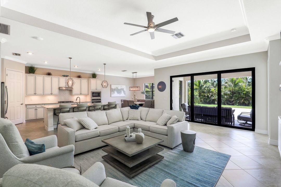 2134 Antigua Ln, Naples, FL 34120