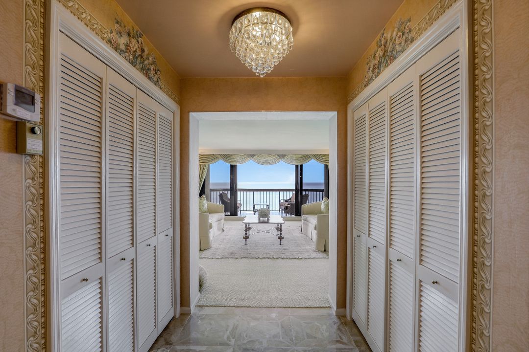 4551 Gulf Shore Blvd N #1003, Naples, FL 34103