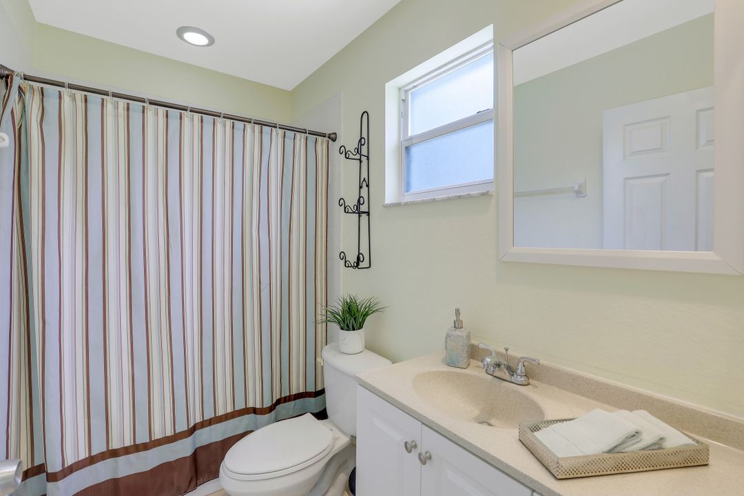 3675 10th Ave SE, Naples, FL 34117