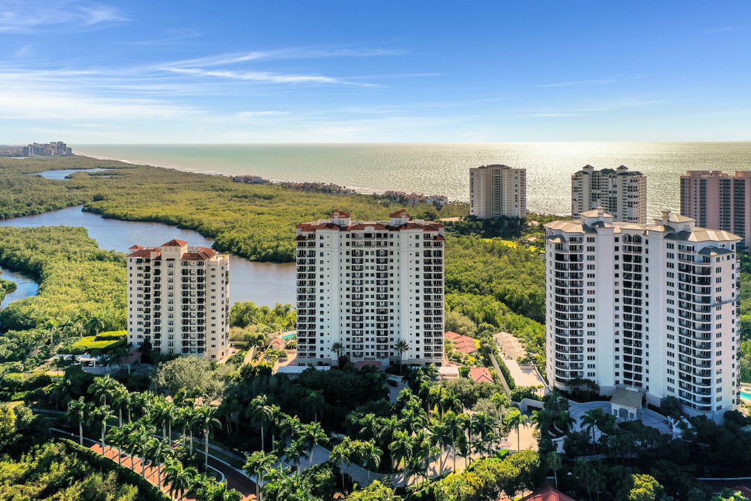 8960 Bay Colony Dr #703, Naples, FL 34108