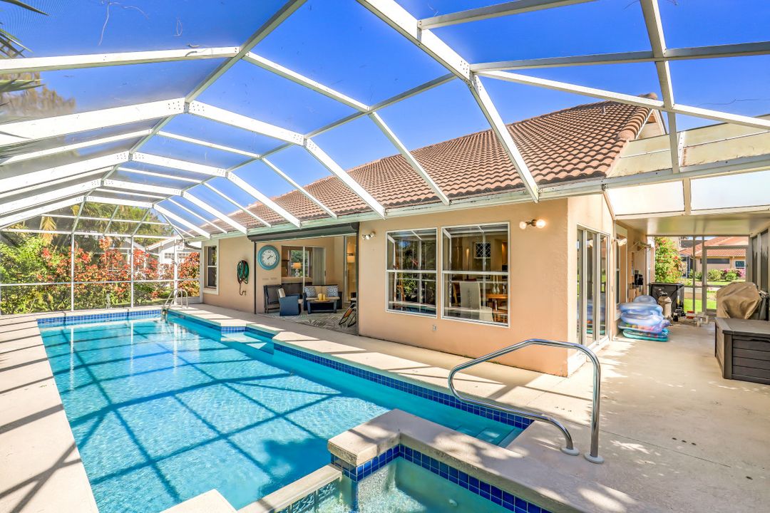 1517 Kenridge Pl, Naples, FL 34104