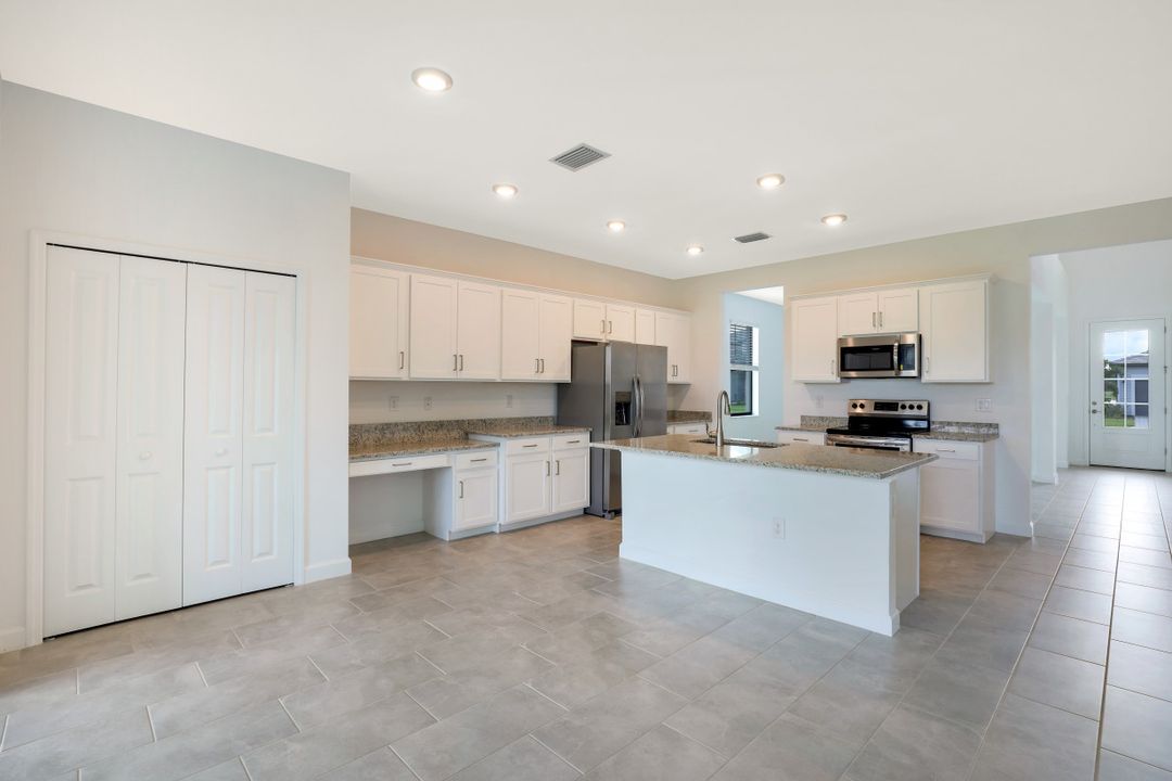 11350 Timber Creek Dr, Fort Myers, FL 33913