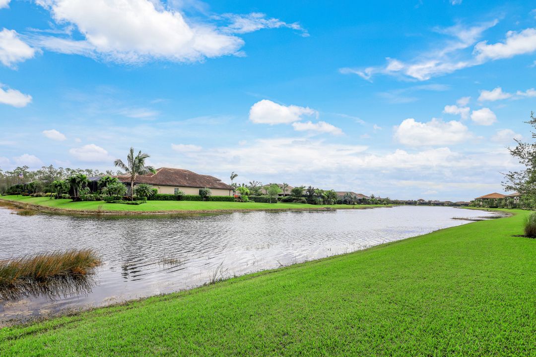 9641 Montelanico Loop #204, Naples, FL 34119