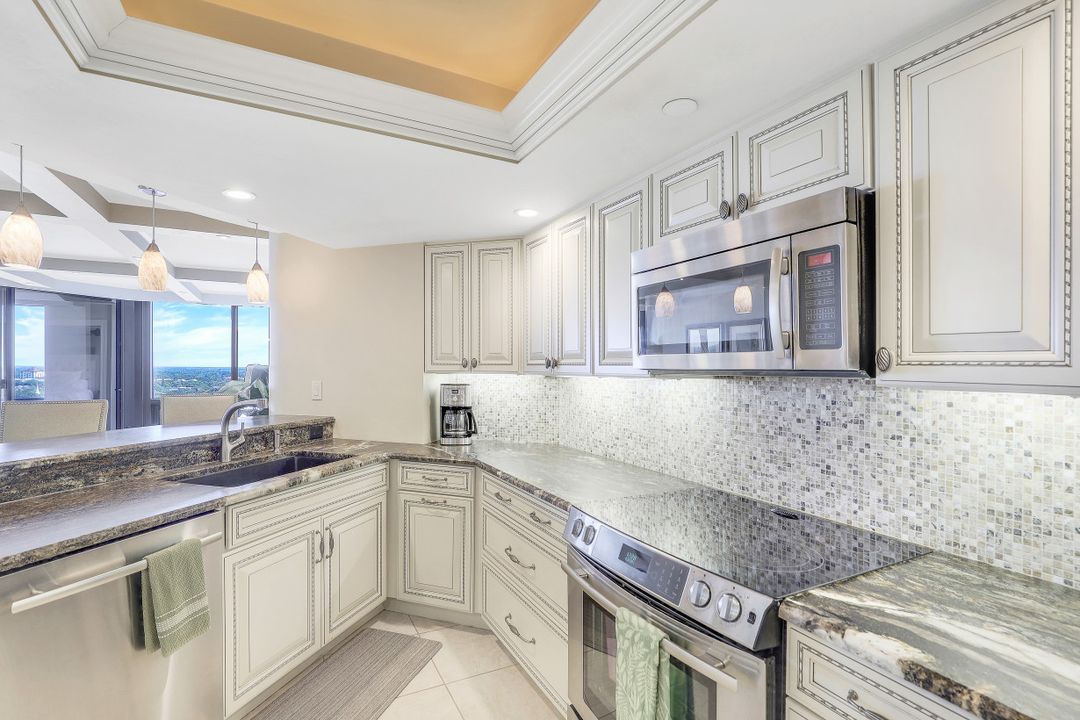 4751 Gulf Shore Blvd N, Naples, FL 34103