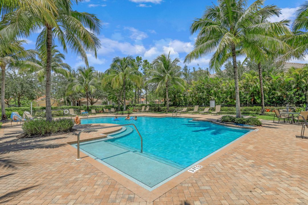 9206 Museo Cir #104, Naples, FL 34114