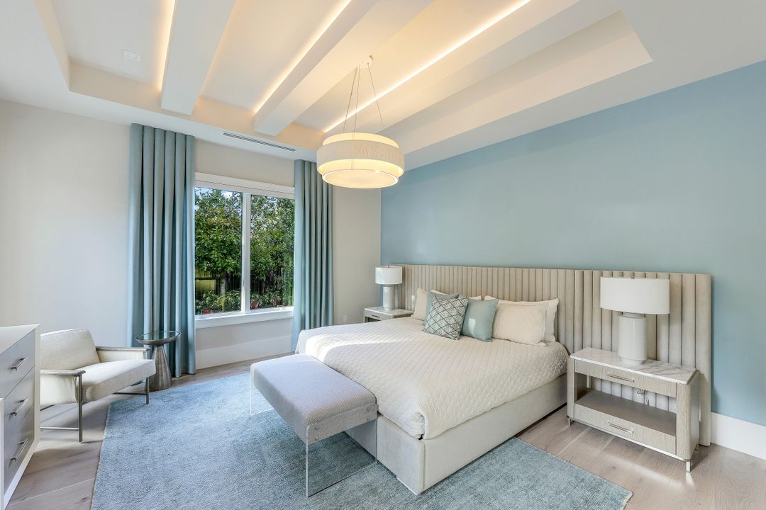 817 Buttonbush Ln, Naples, FL 34108