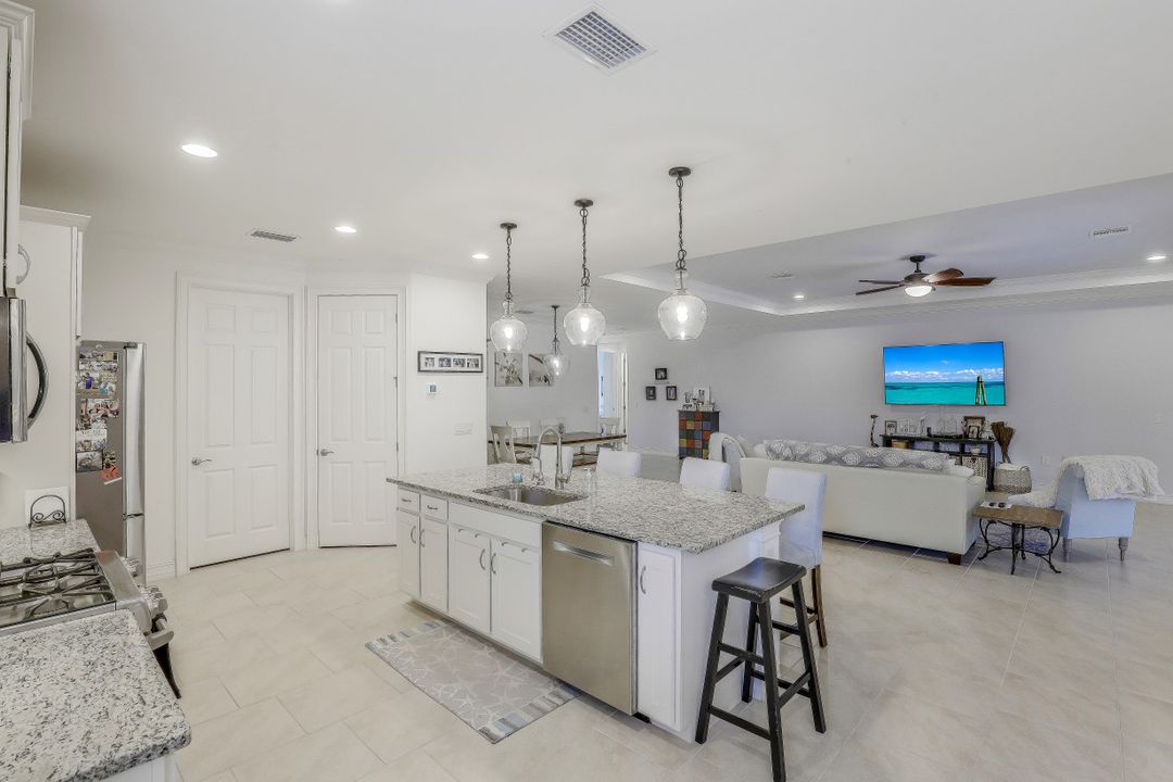 3101 Amadora Cir, Cape Coral, FL 33909