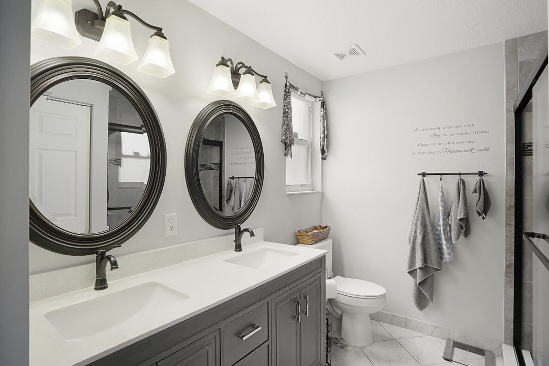 6645 Huntington Lakes Cir #104, Naples, FL 34119