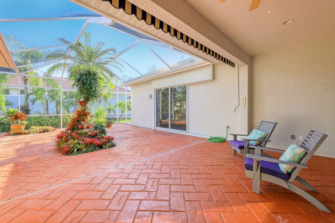 524 Eagle Creek Dr, Naples, FL 34113