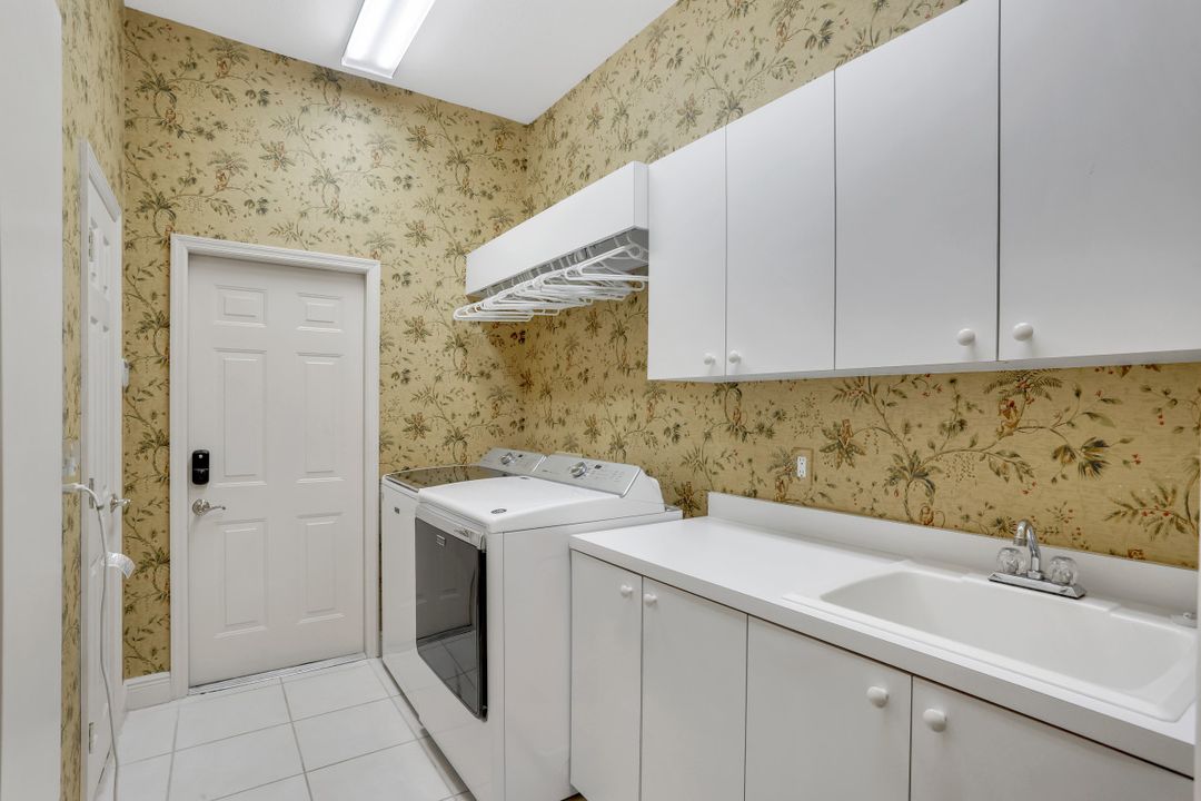 25150 Ridge Oak Dr, Bonita Springs, FL 34134