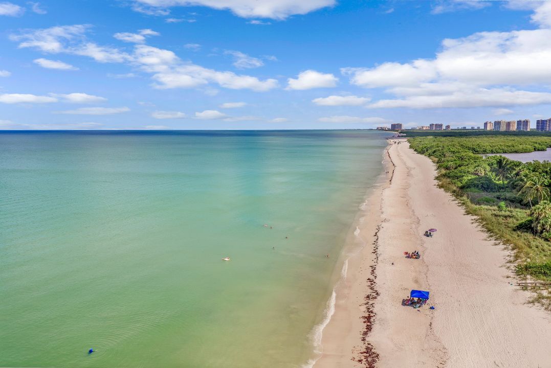 40 Seagate Dr #1203, Naples, FL 34103