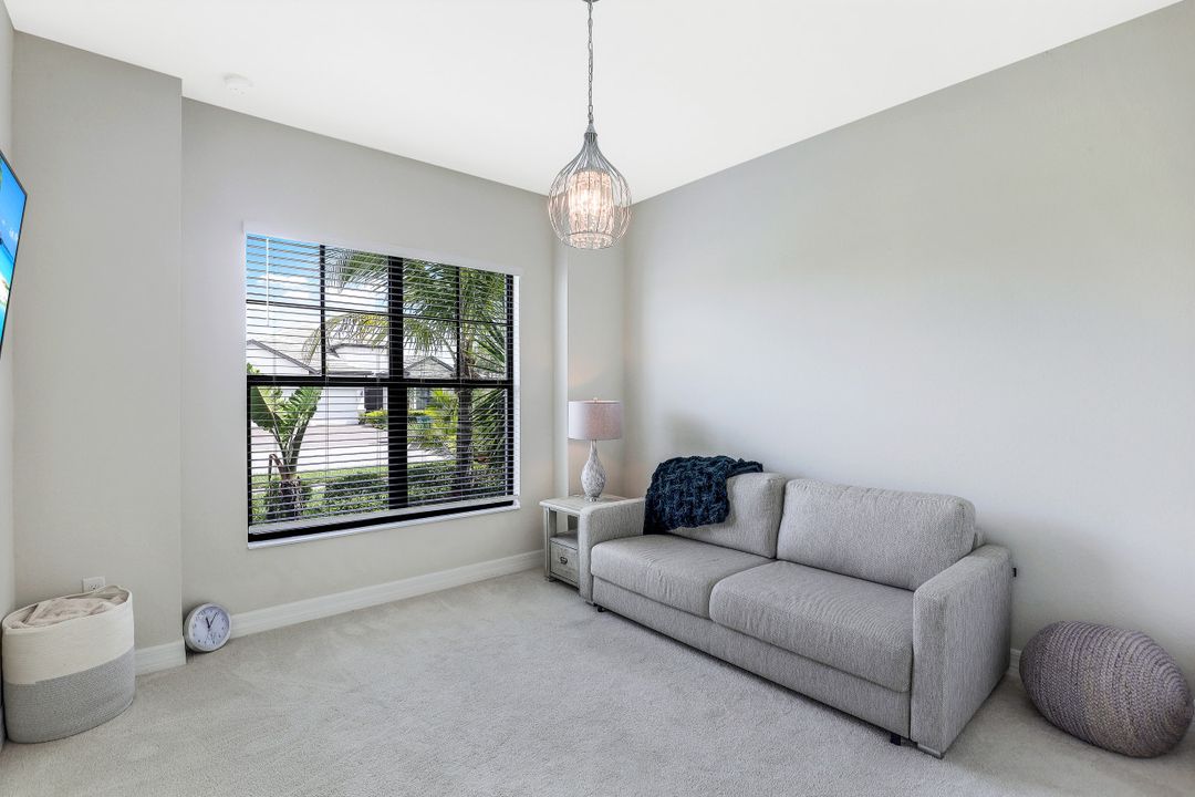 2134 Antigua Ln, Naples, FL 34120