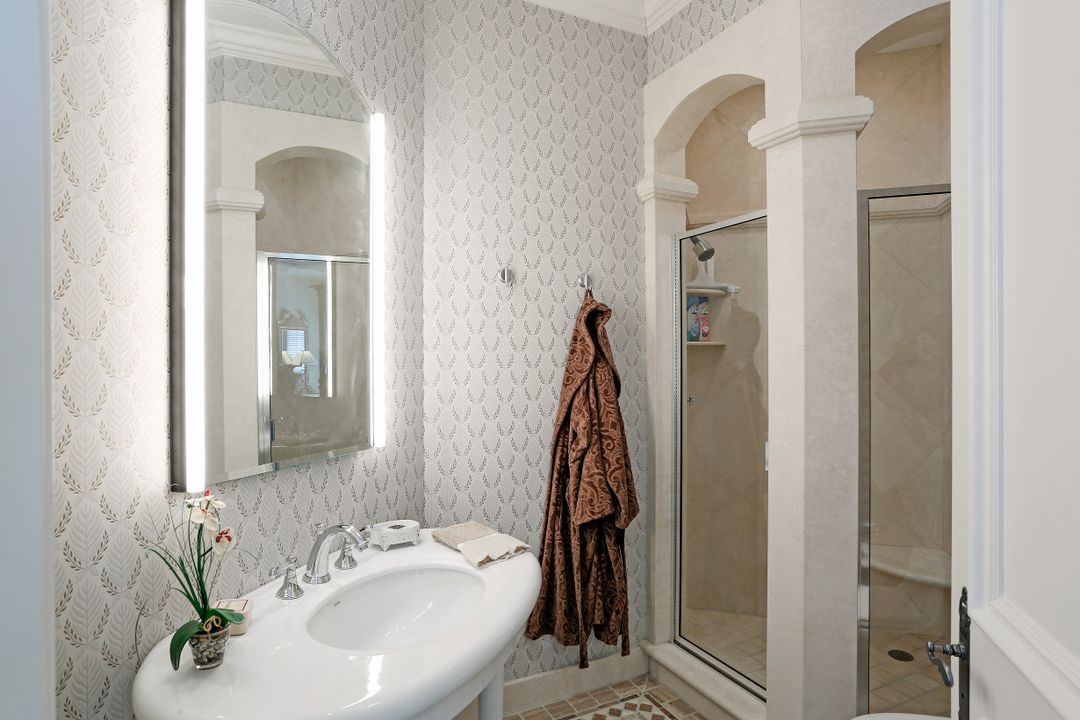 185 Cheshire Way, Naples, FL 34110