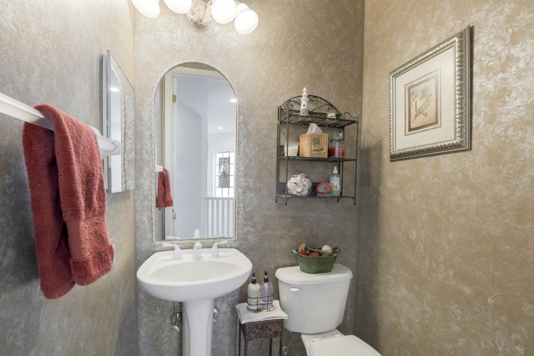 10095 Valiant Ct #201, Miromar Lakes, FL 33913