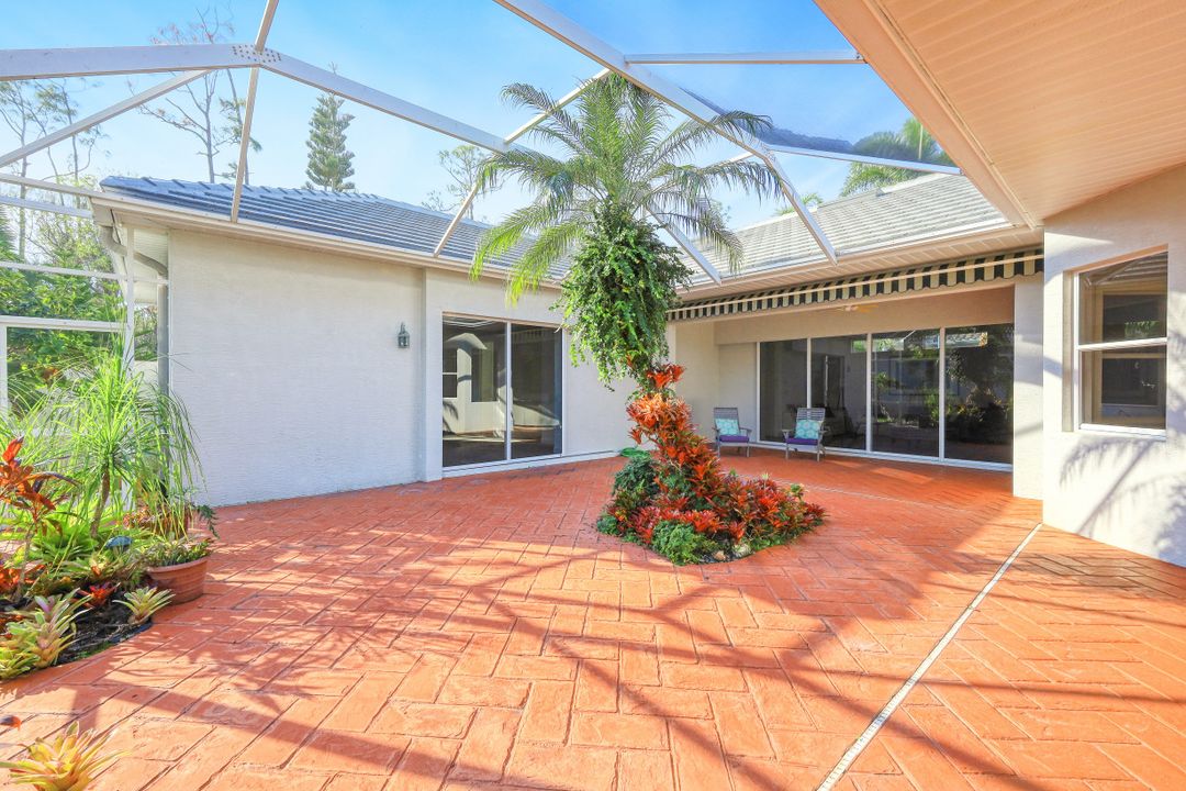524 Eagle Creek Dr, Naples, FL 34113