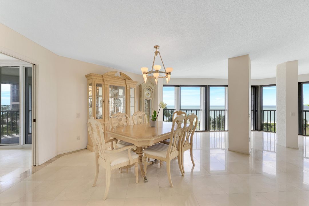 4401 Gulf Shore Blvd N #601, Naples, FL 34103
