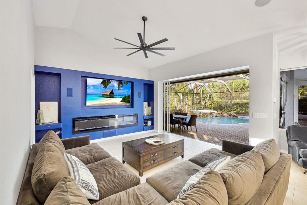 2047 Terrazzo Ln, Naples, FL 34104