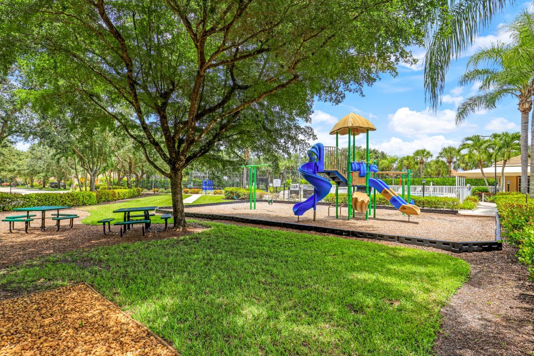 2026 Morning Sun Ln, Naples, FL 34119