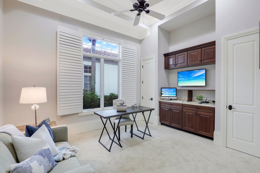 2228 Miramonte Ct, Naples, FL 34105