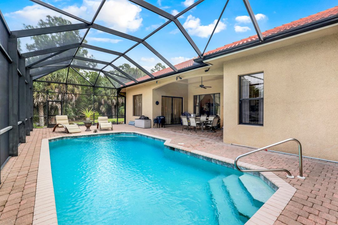 641 27th St SW, Naples, FL 34117