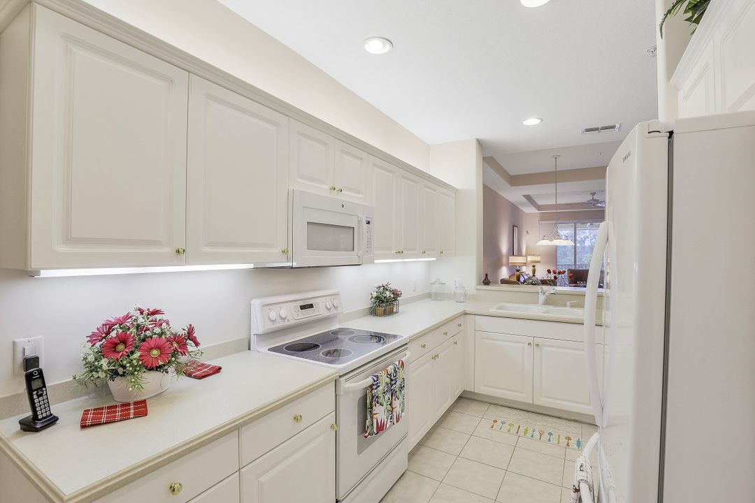 4864 Hampshire Ct #303, Naples, FL 34112