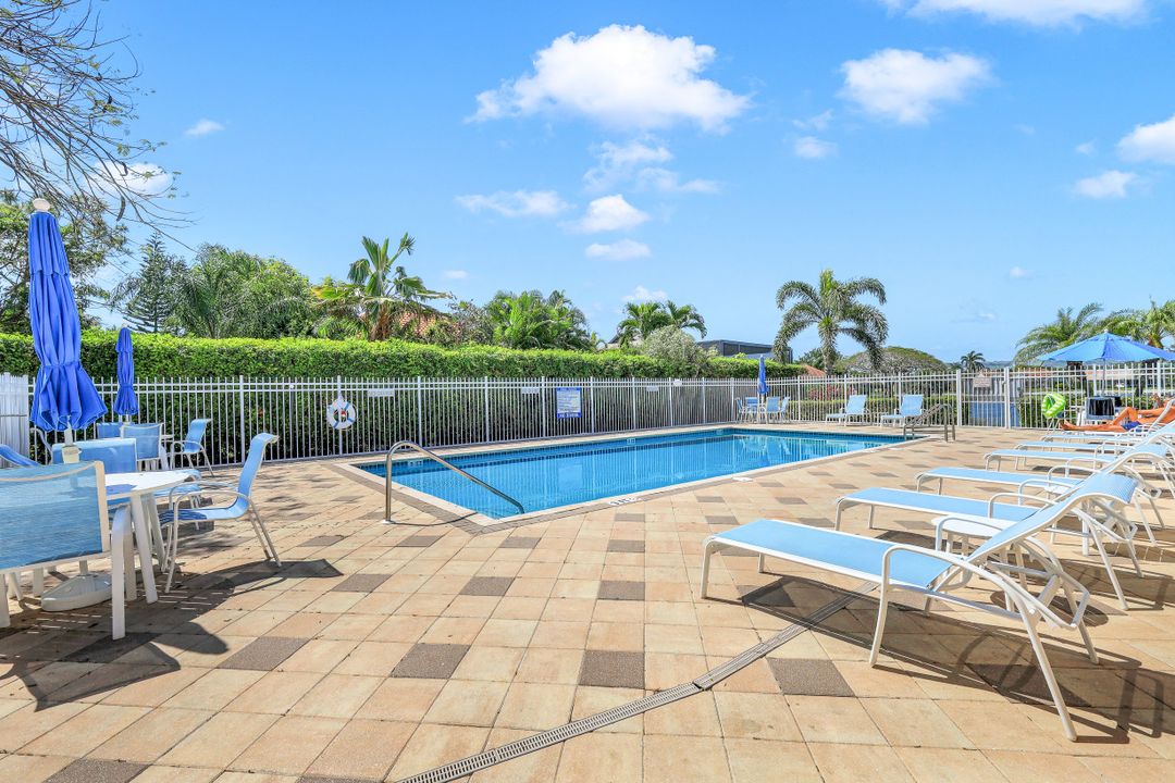 810 New Waterford Dr #201, Naples, FL 34104