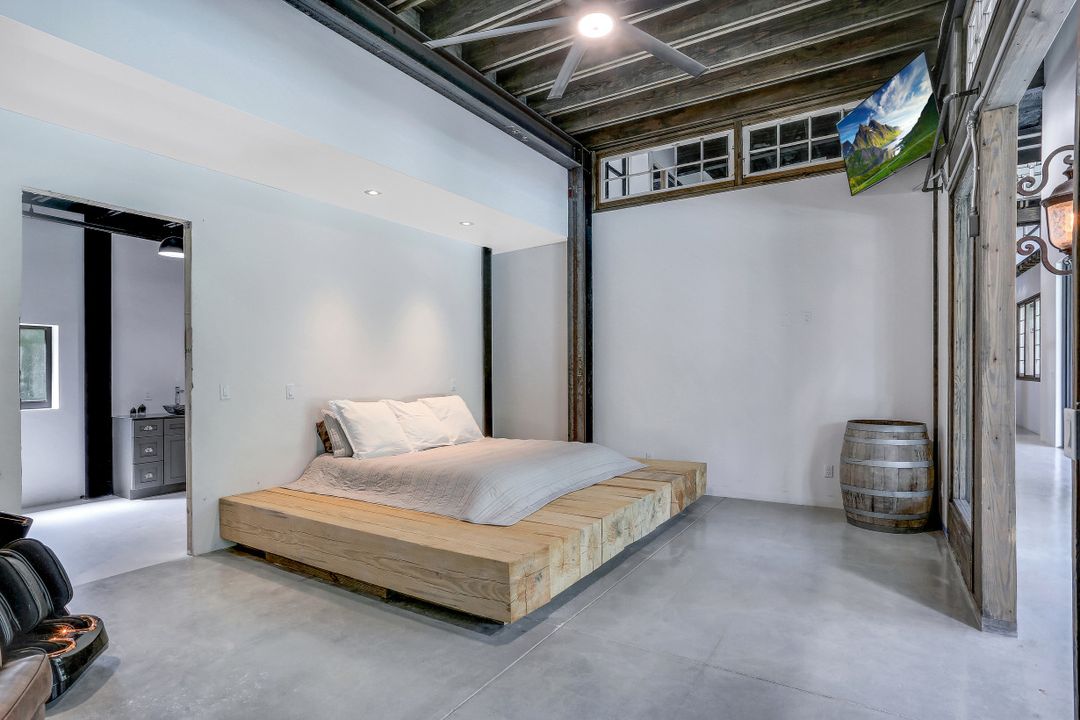 4441 5th Ave NW, Naples, FL 34119