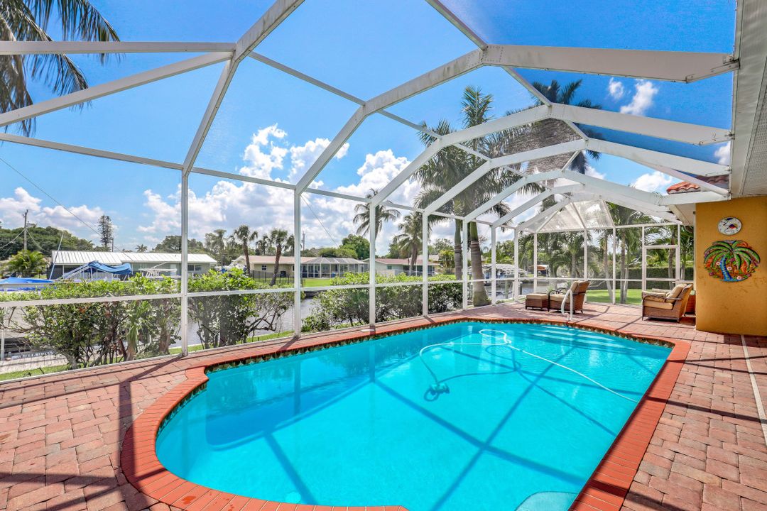 5267 Tiffany Ct, Cape Coral, FL 33904