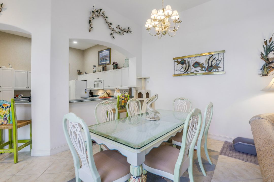 693 Mainsail Pl, Naples, FL 34110