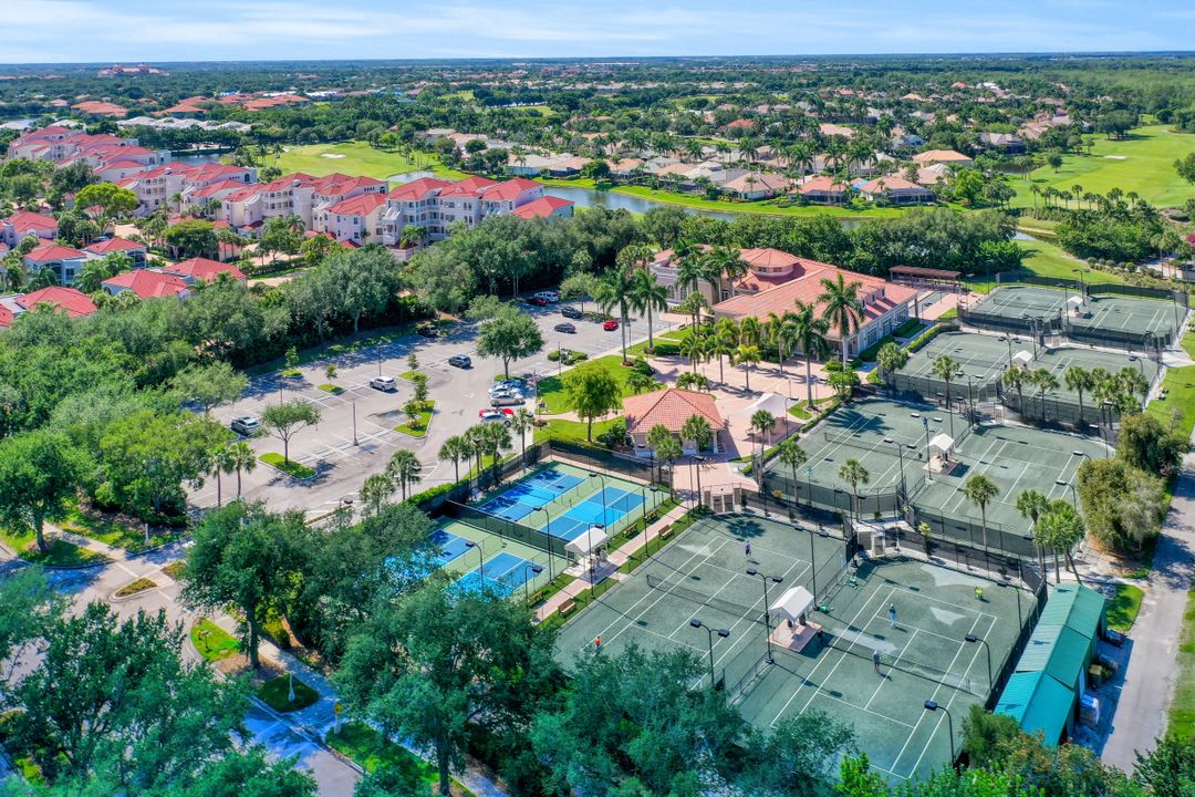 1968 Timarron Way, Naples, FL 34109