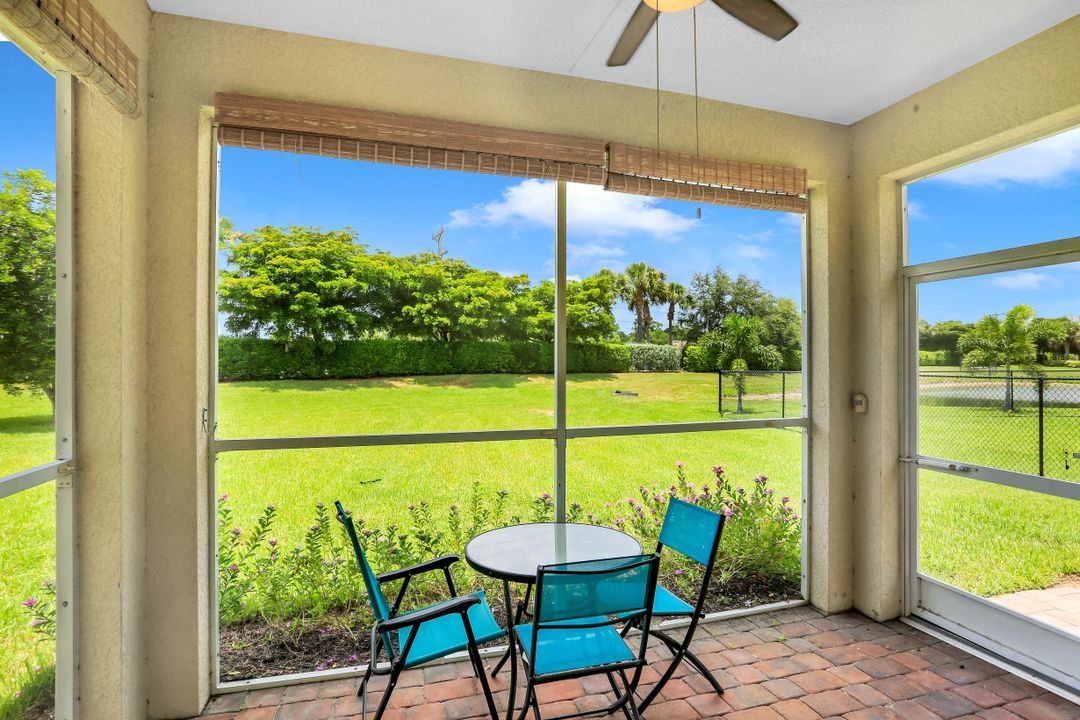 3560 Dandolo Cir, Cape Coral, FL 33909