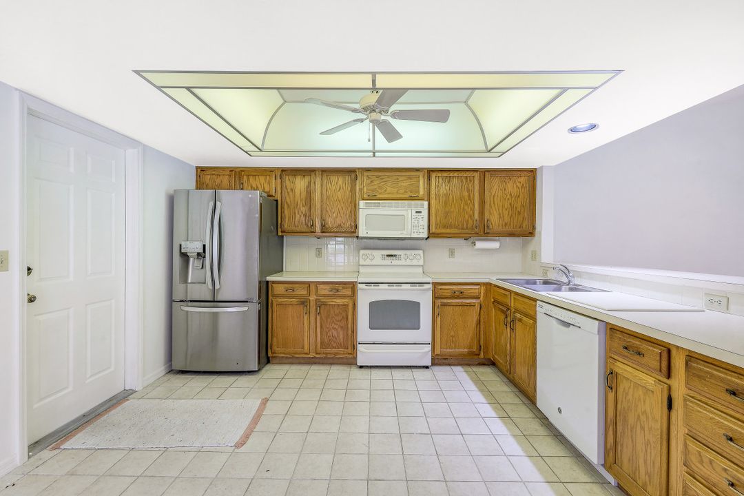 606 Kings Way, Naples, FL 34104