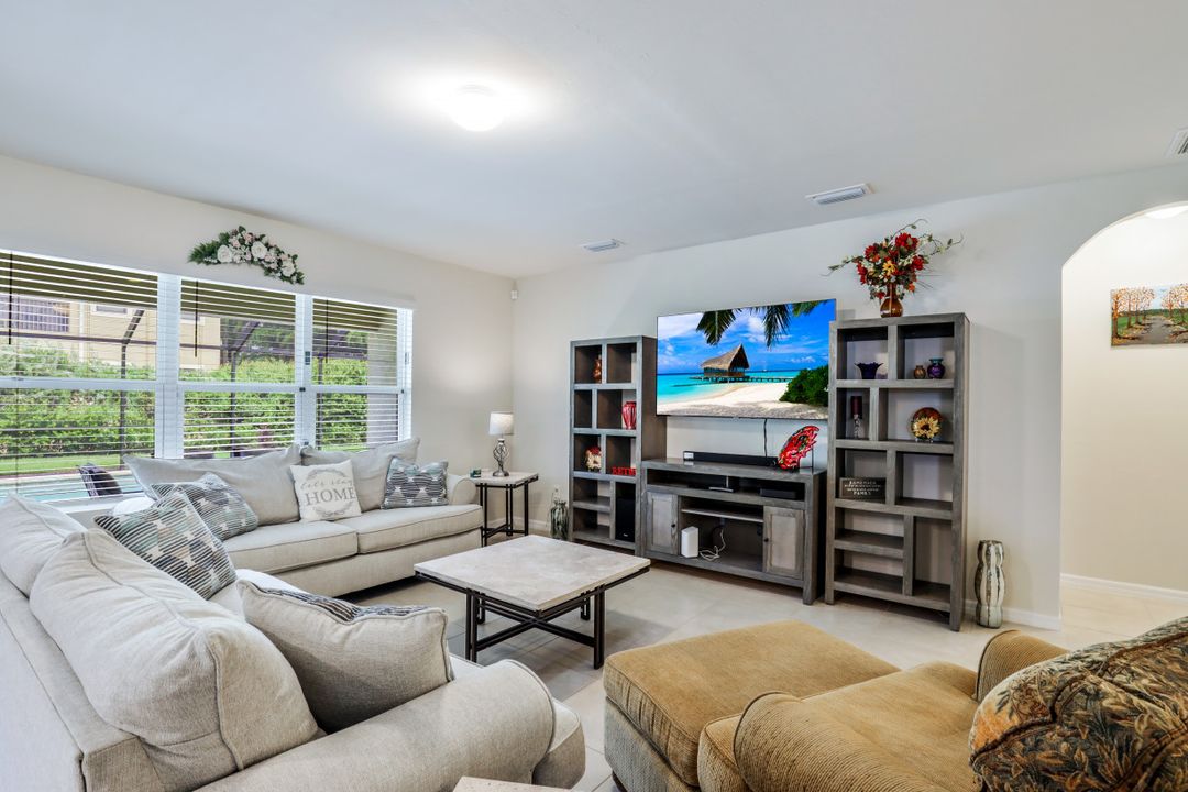 4831 SW 18th Ave, Cape Coral, FL 33914