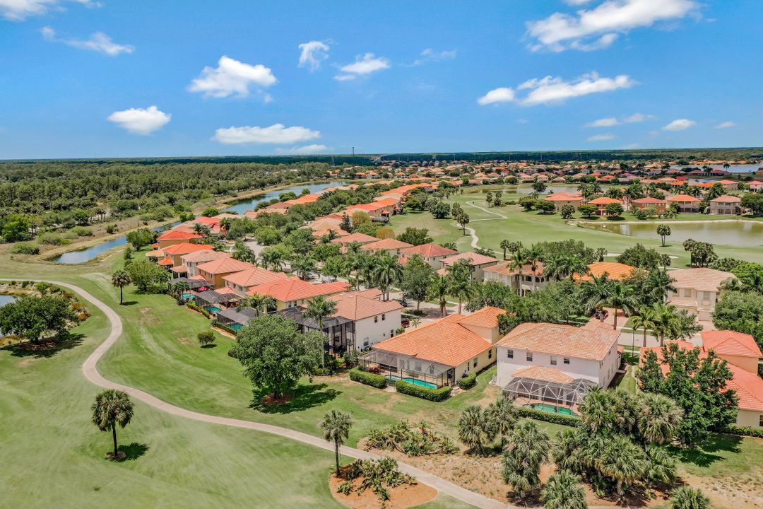 1717 Birdie Dr, Naples, FL 34120