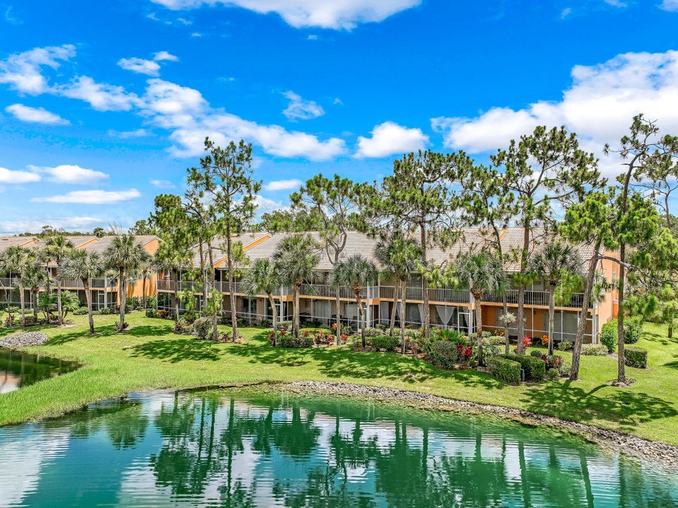 2420 Hidden Lake Dr #1006, Naples, FL 34112