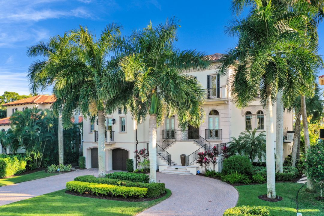 172 Seabreeze Ave, Naples, FL 34108