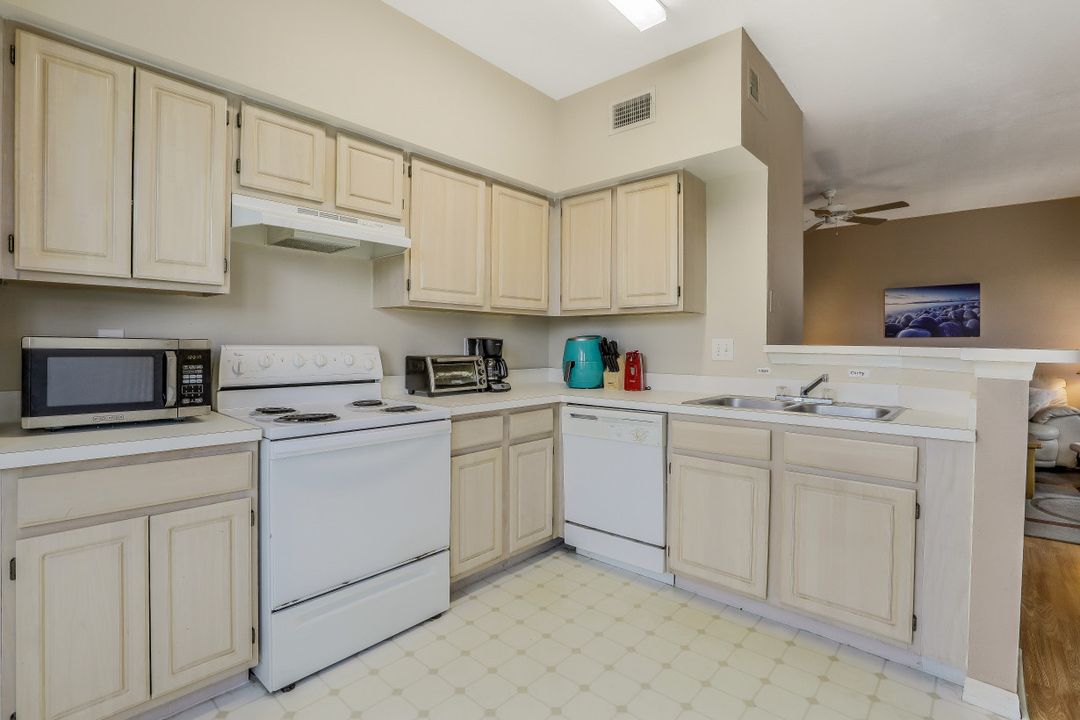 23640 Walden Center Dr #301, Bonita Springs, FL 34134