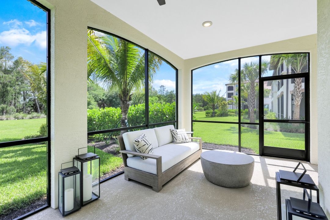 16348 Viansa Wy, Naples, FL 34110