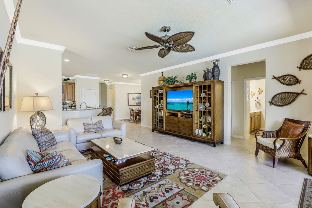 3830 Treasure Cove Cir, Naples, FL 34114