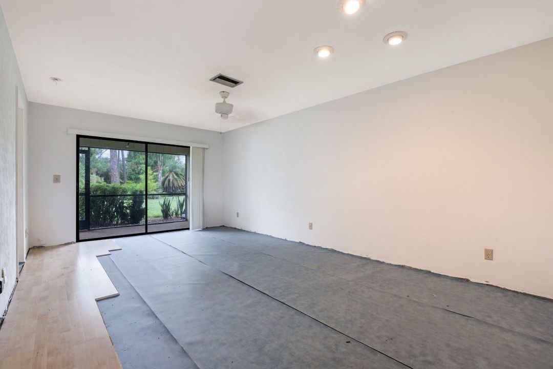 1062 Pine Isle Ln  #1062, Naples, FL 34112